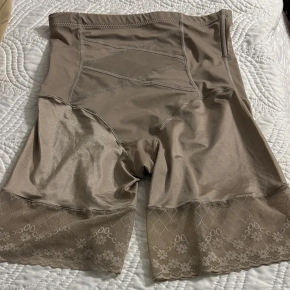 Women’s shapewear - Picture 6 of 7